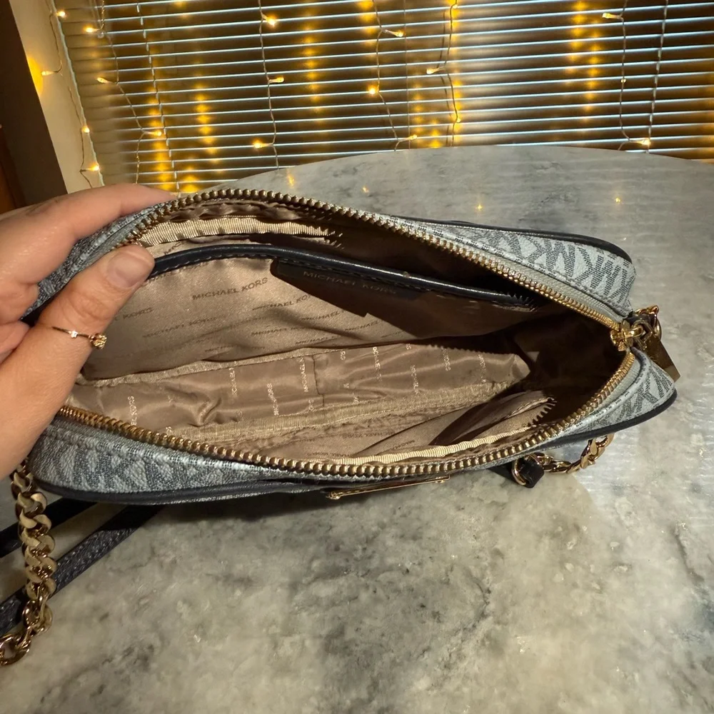 Michael Kors Light Blue Jet Set Monogram Crossbody Bag - Picture 4 of 4